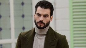 Akın Akınözü'nden Veliaht'a veda