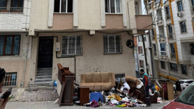 Mahkemeyi kazandı, evinden oldu! Kilidi değiştirip eşyaları gece yarısı sokağa döktü
