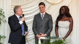 Bertuğ Özgür Yıldırım'ın eşi efsane golcünün akrabası çıktı