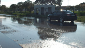 Balıkesir’de sağanak hayatı felç etti: Arazileri sular bastı, rögarlar taştı