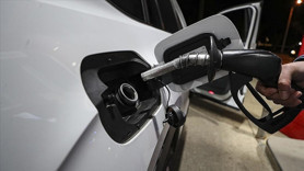 Motorine büyük indirim geldi! Gece yarısından itibaren litre fiyatı 4 lira düştü