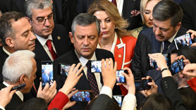 Türkiye bu görüntüleri konuşuyor! Özel’den çok çarpıcı tepki: "Mehtere kimse sırtını dönmez!"