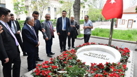 Kayseri Büyükşehir Belediye Başkanı Memduh Büyükkılıç’tan Muhsin Yazıcıoğlu’nun kabrine ziyaret