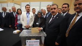 Büyük Birlik Partisi kurultaya gitti: Mustafa Destici yeniden genel başkan seçildi