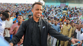 ABD, Dünya Kupası'nda ülkeye almamıştı! Somalili hakem Omar Artan UEFA Süper Kupa maçını yönetecek.
