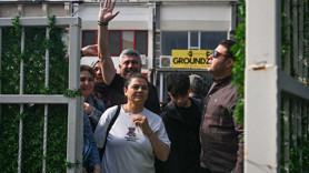 LGS tamamlandı! Yine bildik görüntüler... Yanlış kimlikle gelen son anda içeri girebildi!