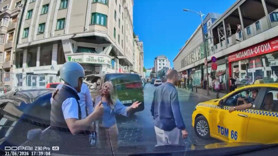Trafikte yol verme kavgasında 'polis' tehdidi! "Boksörüm, çeneni kırarım"