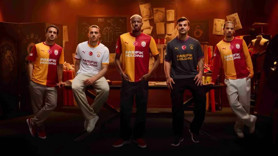 Galatasaray’ın yeni sezon formaları tanıtıldı! Fiyatı dudak uçuklattı
