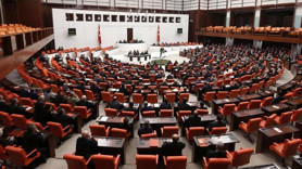 Meclis tatili askıda! Milyonları ilgilendiren düzenlemeler masada!