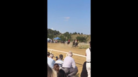 Festivalde feci kaza! 2 at öldü, jokey yaralandı: O anlar saniye saniye kaydedildi