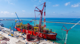 Karadeniz gazında yeni eşik! 260 tonluk dev yerine yerleştirildi! "Osman Gazi" görev için gün sayıyor