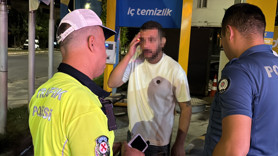 Park halindeki araca çarptı, benzinlikte yakalandı! Alkollü sürücü ehliyetinden oldu