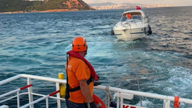 Marmara Denizi'nde arızalanan tekne kurtarıldı