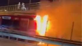 Metrobüste yangın! Faciadan dönüldü