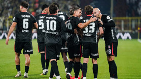 Beşiktaş'ta şok sakatlık! Yıldız futbolcu ikinci yarıya çıkamadı