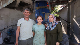 Hatay'ın 13 yaşındaki Ecrin Usta'sı! Ön yargıları yıktı, sanayide traktör tamir ediyor!