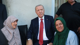 Cumhurbaşkanı Erdoğan'dan Rize'de komşu ziyareti! Samimi anlar: Kime benziyi!