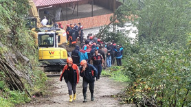 Trabzon'da heyelan faciası! Toprak altında kalan işçiden acı haber