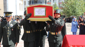 Şehit uzman çavuş, Elazığ’da toprağa verildi! Ailesi törende gözyaşlarına boğuldu