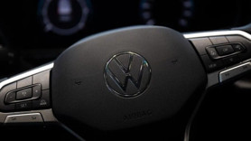 Volkswagen ve Audi'de direksiyon alarmı! Milyonlarca araç ve sürücüsü risk altında: 2,8 milyon araç geri çağırılacak