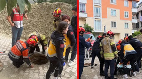 Avcılar'da dehşet anları! 76 yaşındaki kadın 4 metrelik rögara düştü! Yoldan geçenler yardıma koştu