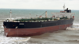 Karaya oturan 238 metrelik tanker kurtarıldı