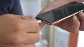 Telefonu böyle şarj ediyorsanız dikkat! Uzmanlar uyardı
