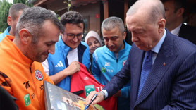 Cumhurbaşkanı Erdoğan, İstanbul Kastamonuspor kulübünü ziyaret etti