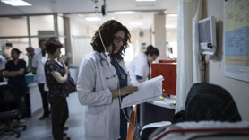 Acil servislerin yarısından fazlası 'acil' değil! İnme belirtileri için uzmanlardan "Sakın beklemeyin" uyarısı