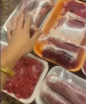 Kasaptan 1 hafta için aldığı etleri paylaşan kadın, görenleri şaşkına çevirdi! 5 gün et, diğer 2 gün bakın ne yiyor - Resim: 4