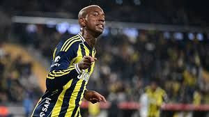 Fenerbahçe'de sürpriz ayrılık gündemde! Taraftar 2'ye bölündü - Resim: 2