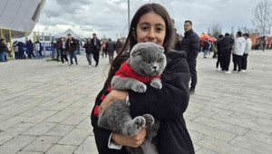 Son Dakika: Kedisiyle stadyuma gelmişti! Minik taraftar ve ked