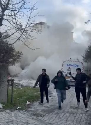 Beylikdüzü'nde 10 katlı bina yerle bir oldu! Felaketin eşiğinden dönüldü: O anlar kamerada - Resim: 4