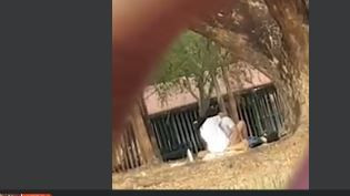 Genç çift parkta gündüz saatlerinde cinsel ilişkiye girdi - Resim: 4