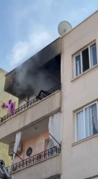Mersin’de kiracı dehşeti! Oturduğu evi ateşe verdi: Mahalle ayağa kalktı - Resim : 2