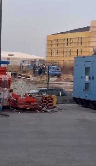 Eski çalışan fabrikayı silahla bastı! Tartıştığı iş arkadaşını öldürdü: Kümeste yakalandı - Resim : 1