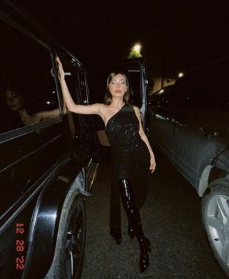 Neslihan Atagül'ün yağmur altındaki dansı olay oldu! Sosyal medya bu görüntüleri konuşuyor - Resim: 1