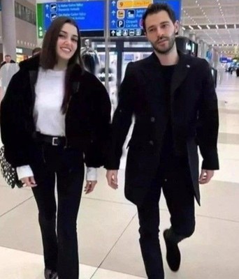 Hande Erçel'den sevgilisi Hakan Sabancı ile romantik paylaşım - Resim: 1