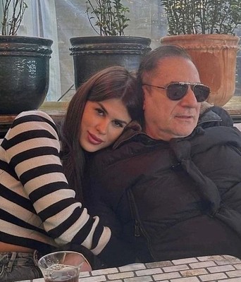 Aralarındaki 40 yaş fark gündem olmuştu! Ünlü şovmen Mehmet Ali Erbil'in eski sevgilisi Gülseren Ceylan'dan ağır gönderme! - Resim: 1