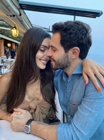 Güzel oyuncu Hande Erçel'den sevgilisi Hakan Sabancı ile aşk pozu! Kalp emojisiyle paylaştı! O kare büyük ilgi gördü - Resim: 3