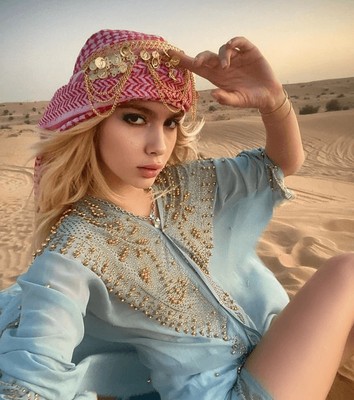 Photshop'u abartınca olanlar oldu! Aleyna Tilki'nin mini şortlu paylaşımı - Resim: 1
