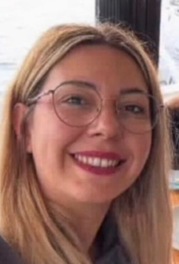 İzmir'de kadın cinayeti! 2 çocuk annesiydi... Uzaklaştırma kararı aldırdığı kocası Serpil'i katletti - Resim : 1