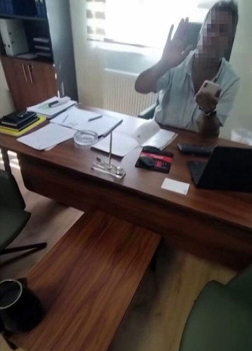 Kocaeli’de akılalmaz olay! İşten çıkarılan kadın dehşet saçtı: Şantiye şefinin üzerine kaynar su döktü - Resim : 2