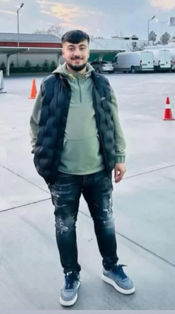 Maganda kurşunu yine can aldı! Evinden düğünü izliyordu: 20 yaşındaki genç hayatını kaybetti - Resim : 1