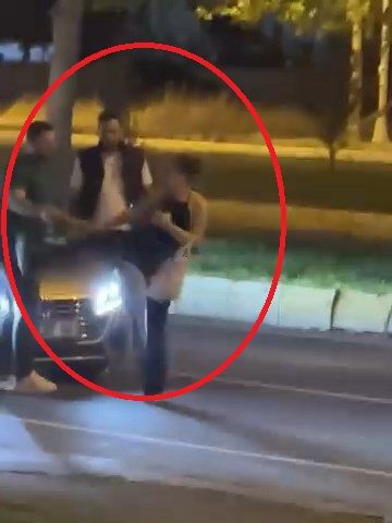 Diyarbakır’da akılalmaz anlar! Alkollü kadın trafiği birbirine kattı: Araçların önüne atlayıp sürücülere saldırdı - Resim: 3