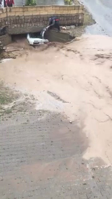 Sel felaketinde can pazarı! Bilanço ağır: İlk görüntüler geldi - Resim : 12