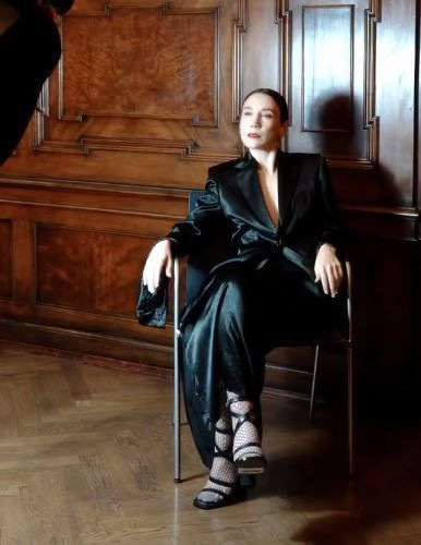 Eski cinsel içerikli yetişkin film yıldızı Sibel Kekilli'den cesur poz. Kırmızı iç gösteren bir bluzuyla göğüs dekoltesi ortaya çıktı. Hayranları şaşırdı - Resim: 3