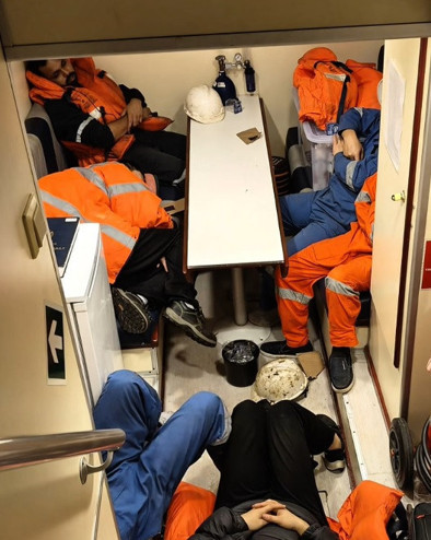 Karadeniz'de iki tankerde patlama! Bakan Uraloğlu'ndan açıklama - Resim : 2