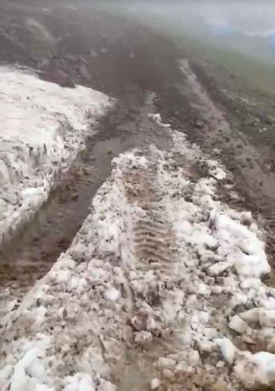 Ardahan Posof’ta yayla yollarında temmuz ayında karla mücadele çalışmaları devam ediyor - Resim: 2
