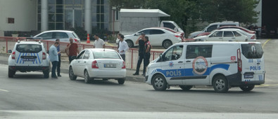 Kavşaklar kapatıldı, giriş çıkışlar tutuldu! Polisler ihbar üzerine harekete geçti ama... İşin aslı farklı çıktı - Resim : 1